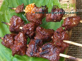 自烤羊肉串