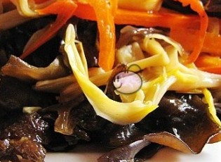 蒜香木耳黄花菜