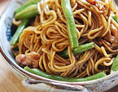 鸡肉豆角焖面