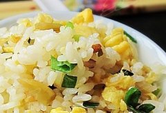 葱香蛋炒饭