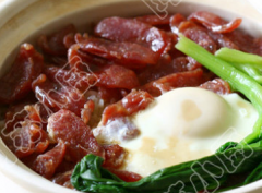 广式腊味煲仔饭