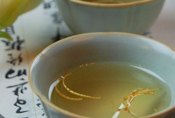 玉兰花蜂蜜茶