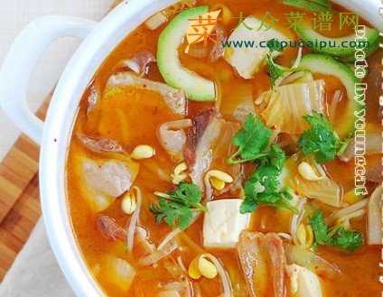 五花肉泡菜什锦锅