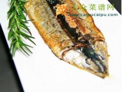 橄榄油煎秋刀鱼
